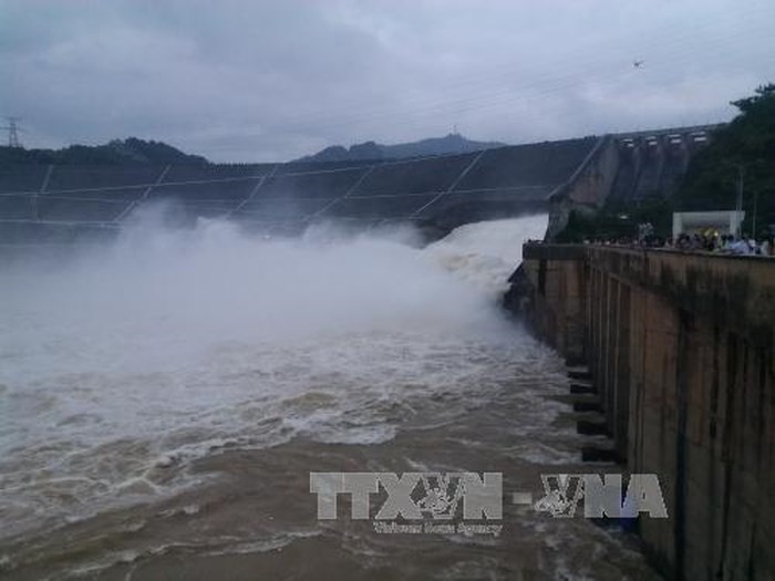 Chủ động các biện pháp đảm bảo an toàn khi xả lũ trên hồ Hòa Bình